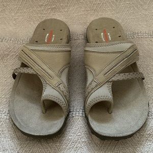 Merrell sandals, Sz 9, NWOT